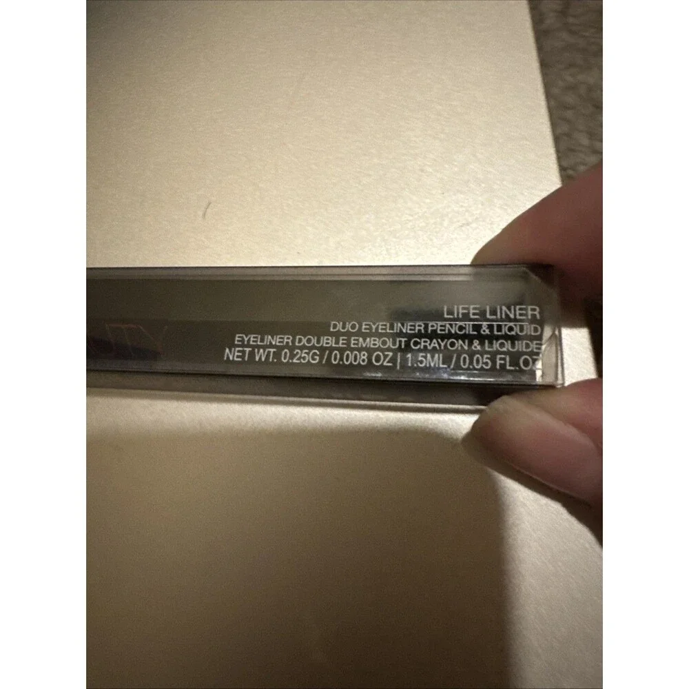 NIB Huda Beauty Life Liner Quick ‘N Easy Precision Liquid Liner Black/VERY VANTA